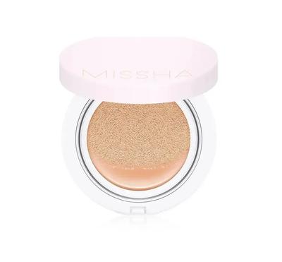 Uzun süre kalıcı makyaj için fondöten yastığı M Magic Cushion Cover Lasting SPF50+/PA+++ №23 15 ml