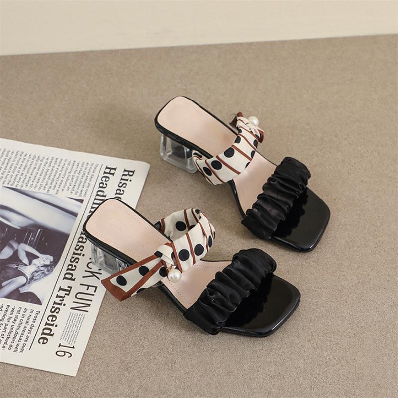 Fashion Hot Selling Cloudlike Women's Sandals Summer 2025 New Versatile Midheel Highheel Folded Elegant Atmosphere Leather Rubber Bottom