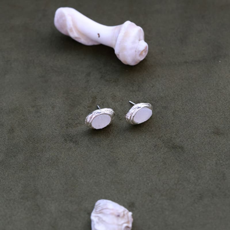 REINDEER MURMUR EARRING 07