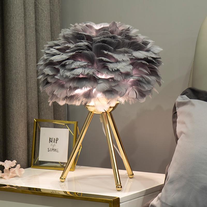 Modern Nordic Princess Feather Bedroom Living Room Lamp Large Goose Feather Nightstand Lamp Desktop Decorative Ambiance Lamp