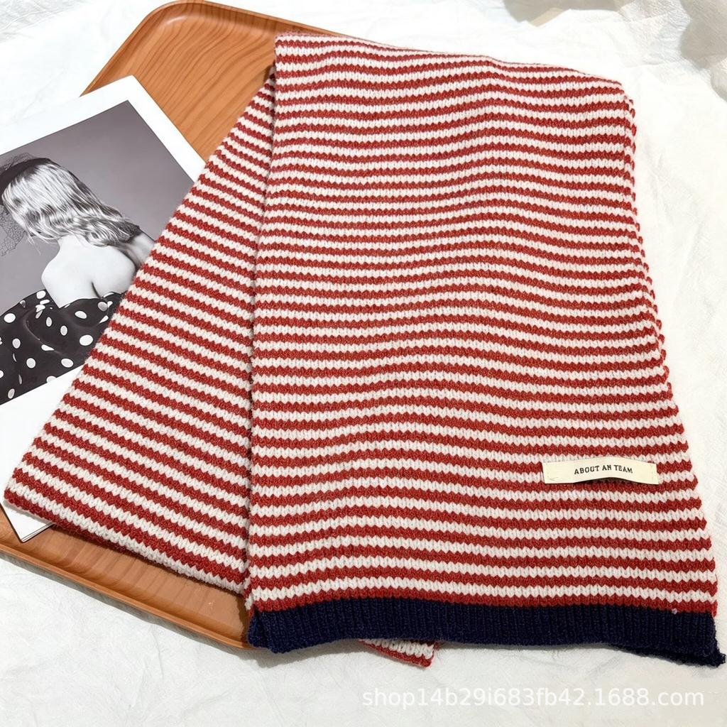 Japanese and Korean retro female protagonist classic versatile soft waxy striped knitted scarf couple fashionable warm scarf women winter
