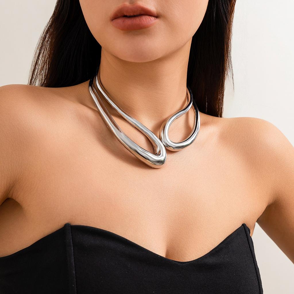 Niche Glossy Ring Metal Wind Choker Simple Hollow Irregular Retro Collar Jewelry Women