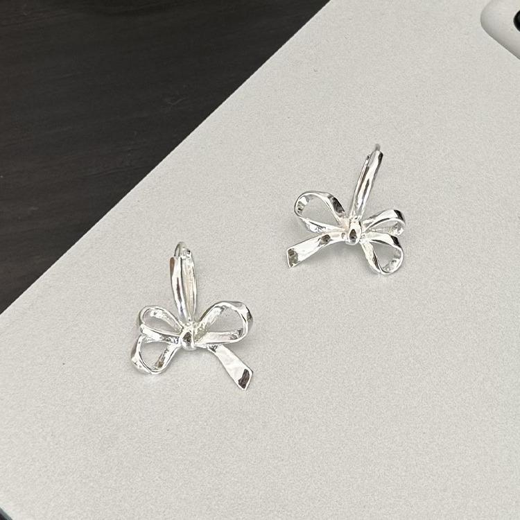 Niche Design Bow Chic Exaggerated Versatile Earrings Female Personality Sweet Cool Wind Light Luxury Premium Sense Earrings Ambience Back To School