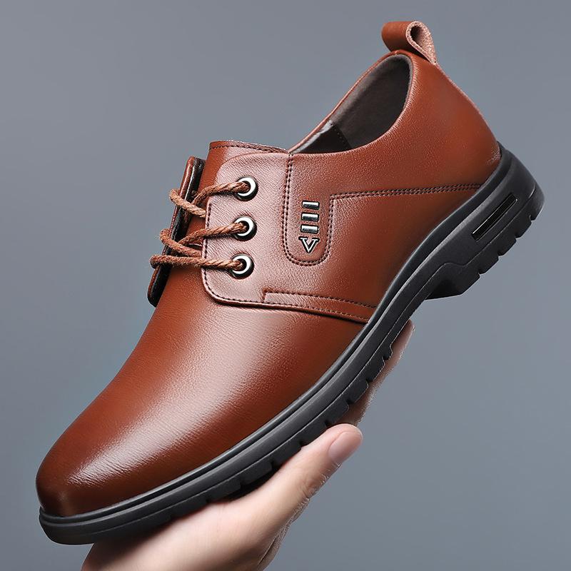 

Cowhide genuine leather men s casual leather shoes 2024 autumn middle-aged versatile soft-soled dad shoes Korean version of trendy men s shoes 44