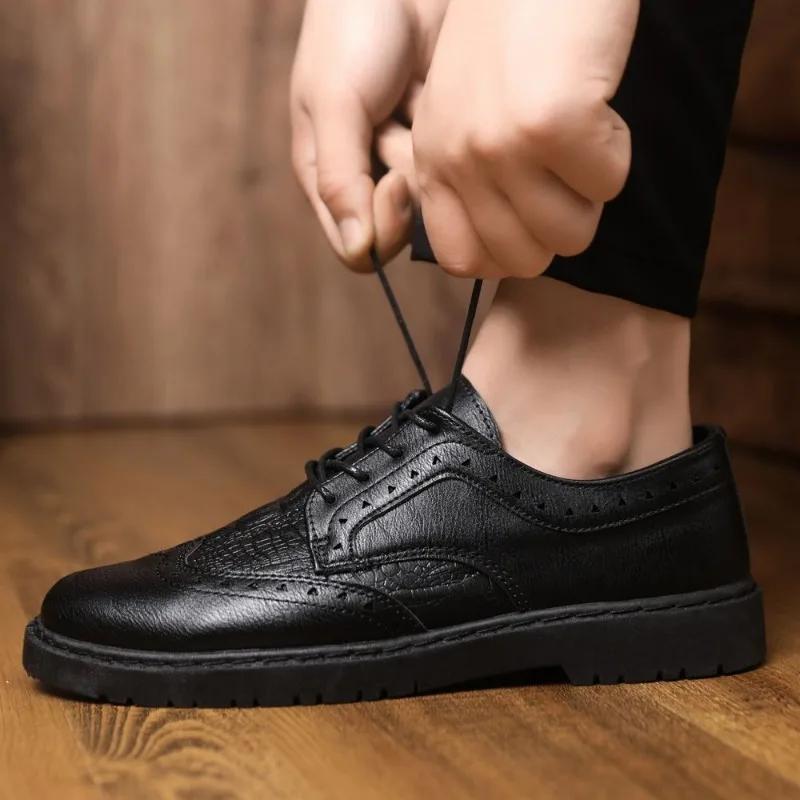 Man Casual Shoe Flat Round Toe Non Slip and Waterproof Leather Shoes for Men Social New In Promotion Shipping Free Designer Pu