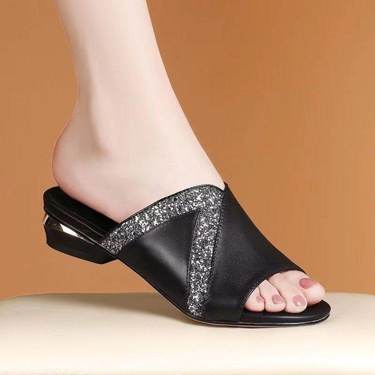 Color Matching Soft Leather Low-heeled Fish Mouth Slippers Women's Thick Heel Fashion Outer Wear One-word Sandals Summer 2025 New Versatile