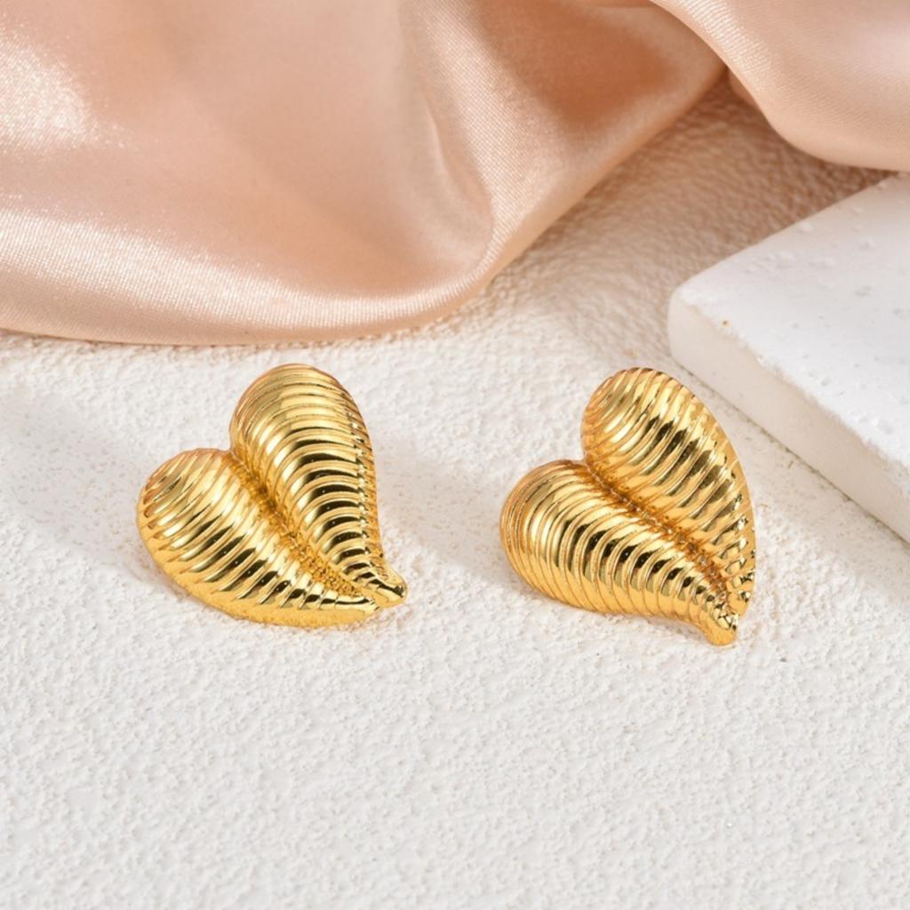 1 Pair Stylish 18K Gold Plated 304 Stainless Steel Ear Post Stud Earrings Heart Flower Butterfly Starfish For Women Gift
