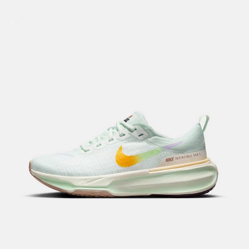 Nike Women s ZoomX Invincible 3 Running Shoes 38