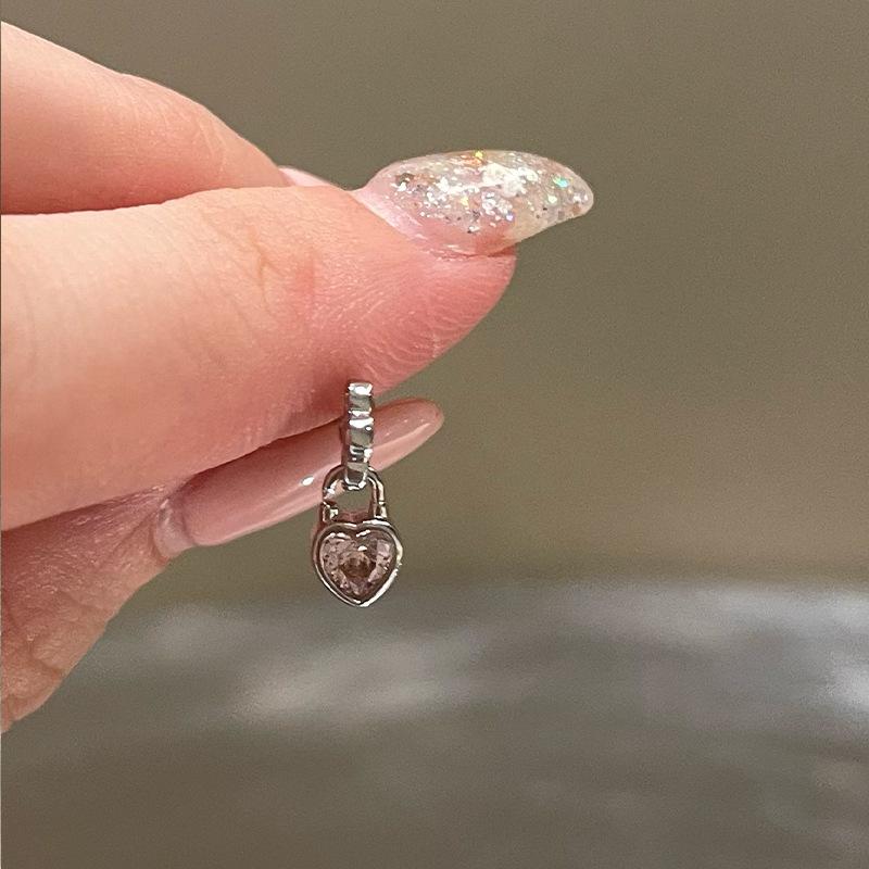 Niche Sweet Cool Wind Anti-allergy Perforated Ear Bones Nail Sweet Zirconia Earrings Light Luxury Earrings Affordable Dainty Earrings Daily Wear