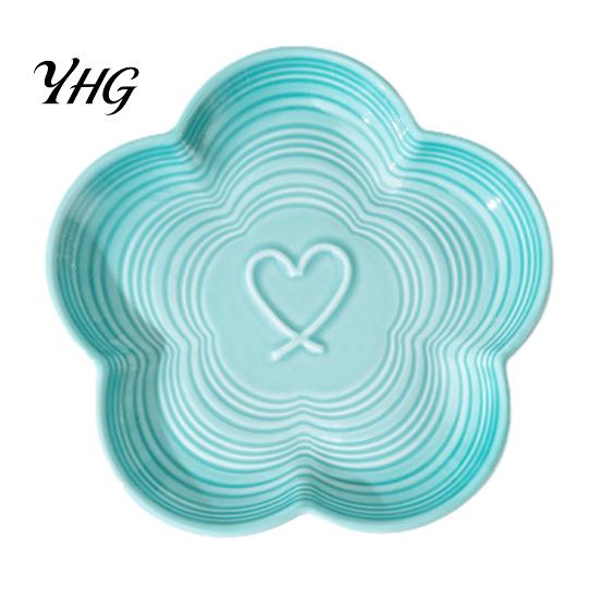 Anti-spill Cat Bowl Elevated Ceramic Pet with Raised Stand, Flower Shape Whisker Friendly Food Stand Feeding Plate for Neck Protection,