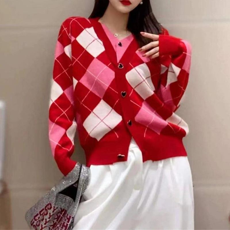 

Сращивание ложных двух частей Love Buttons Вязаные топы осень и зима свитер куртка женский кардиган в ромбовидную клетку One size красный