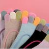 1 pár módních barevně blokovaných bavlněných dámských vícebarevných ponožek s nízkým střihem na jaro s pěti prsty