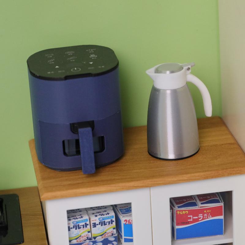 1Pcs Doll Scene Ornament Accessories Miniature Dollhouse Air Fryer Simulation Warm Water Bottle Rice Bucket Juicer Appliance