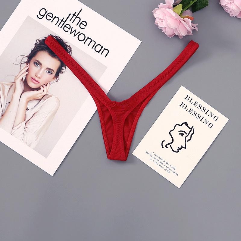 Sexy Deep-V-Tanga: Damen-T-Hose im Stil 'Pure Desire'