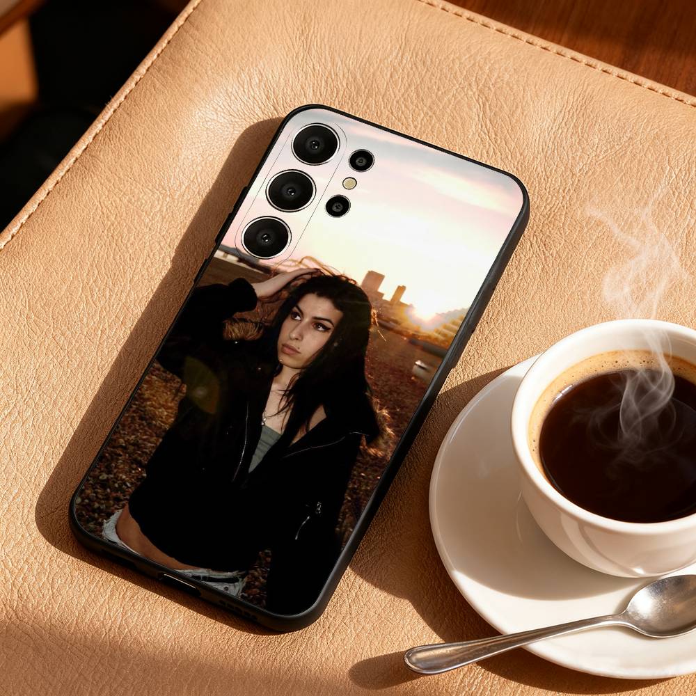 Legardary Sängerin A-Amy W-Winehouse Handyhülle Für Samsung S25,24,23,22,30,21,10,9,Ultra,Plus,Lite,FE Schwarze Weiche Hülle
