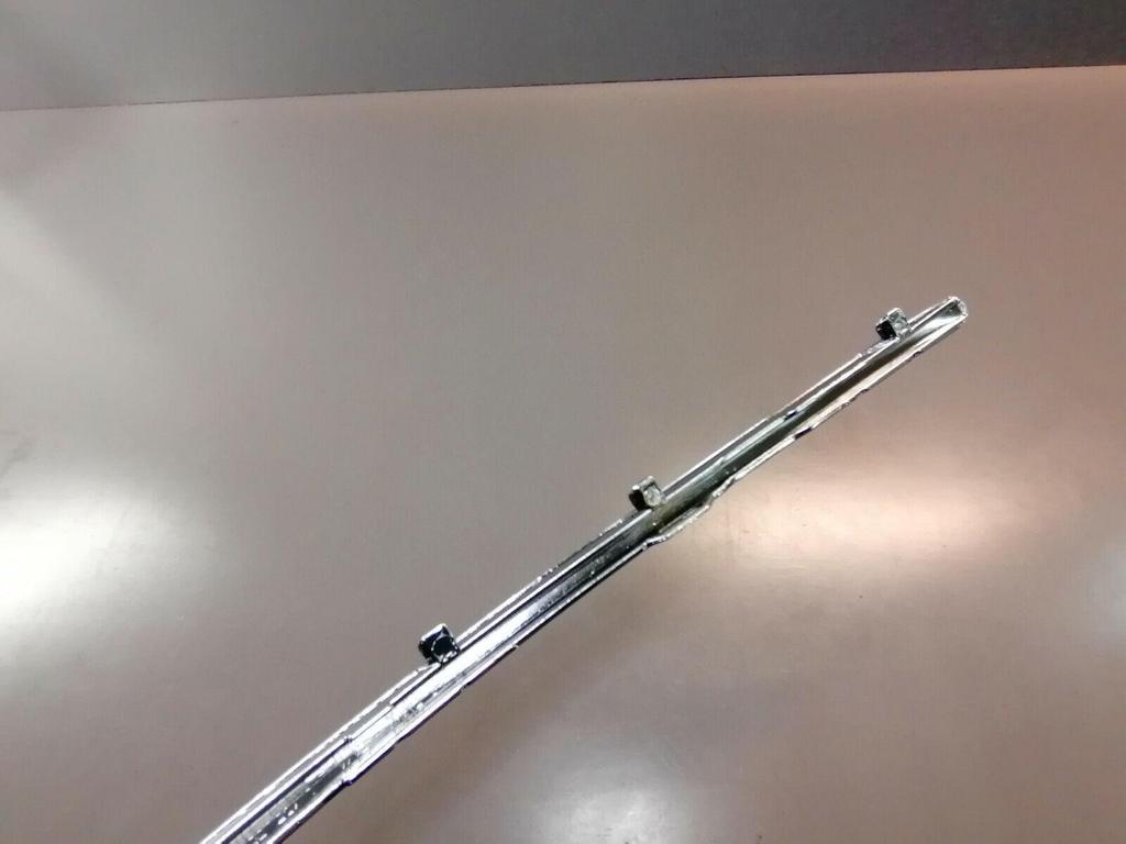 BMW 740 E66 Frontstoßstange Zierleiste Glanzstreifen (Teile 51117135557/51117135558)