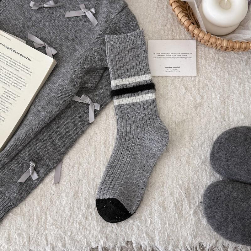 Women's Autumn and Winter Warm Thickened Striped Thick Line Boneless Wool Medium Tube Pile Socks