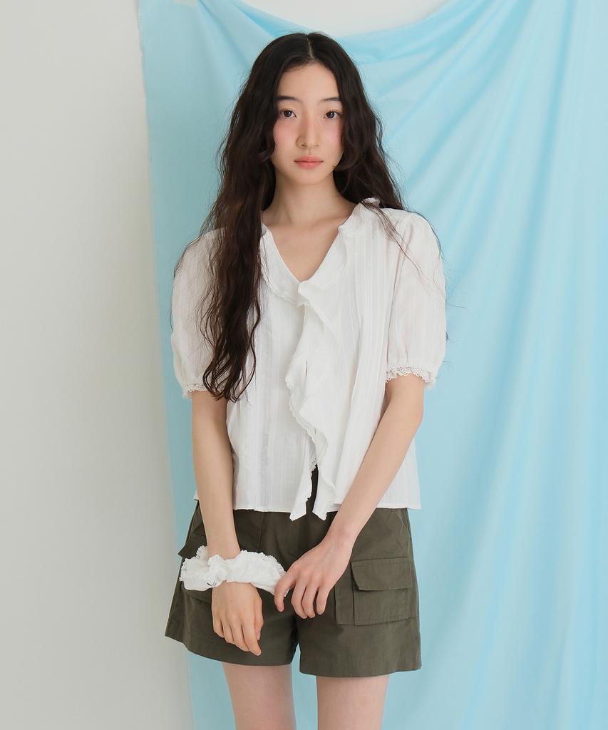 Moui Ruffle Lace Blouse (O/White_Half Sleeve)