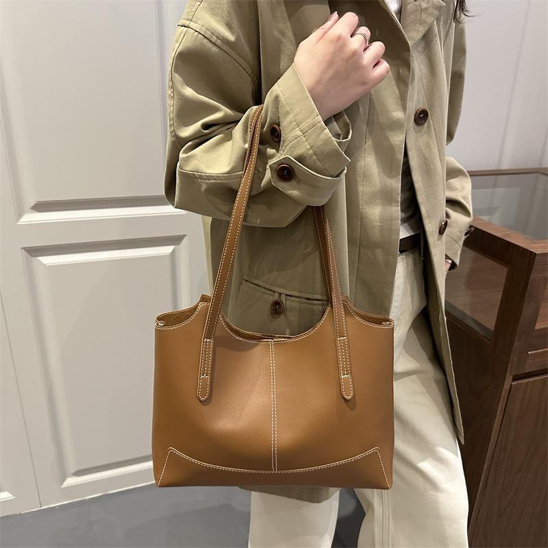 Retro Bag Women's Spring New Largecapacity Armpit Bag Commuter Portable Shoulder Big Women's Bag