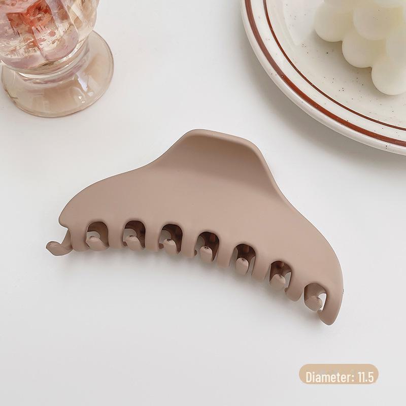 Versatile Milk Coffee Hair Clip: Large, Simple Shark Design for Women