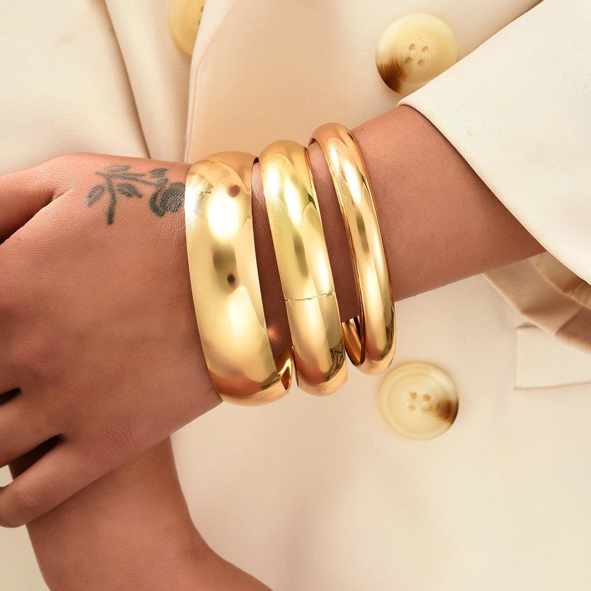 

Vintage Chunky Wheels Metal Cuff Bangles Bracelets Set for Women Fashion Simple Smooth Exaggerated Stacked Bangles Jewelry Gifts