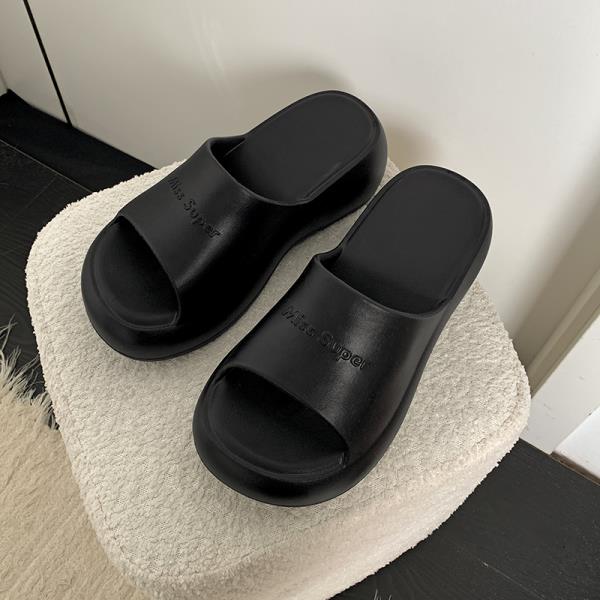 

Модная обувь Женские тапочки Тапочки на платформе Женские резиновые мягкие 2025 Слайды Обувь Женские тапочки Слайды на платформе 2025 Резина 35