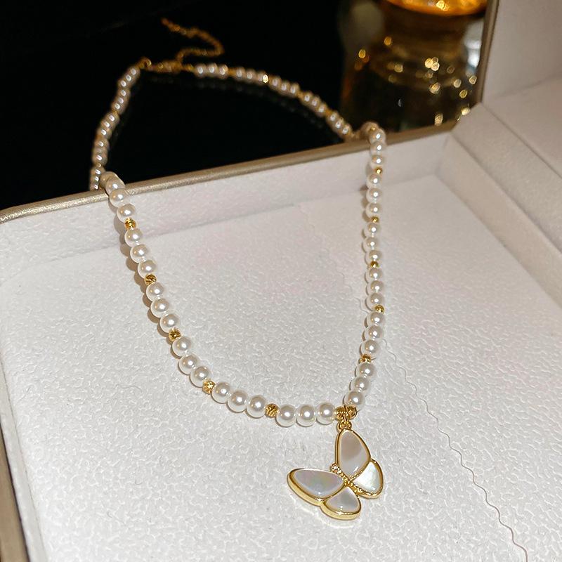 

GemChic Женское изысканное циркониевое ожерелье с бабочкой и жемчугом, элегантная цепочка на ключицу, аксессуары, подарок на день рождения, Рождество, ювелирное украшение