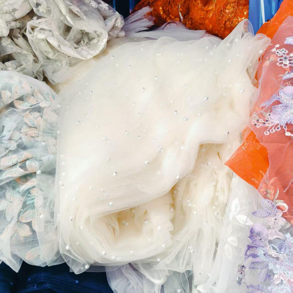 Weicher seidiger Perlen-Netzstoff für handgefertigte Hochzeitskleider & Desserttisch-Dekoration