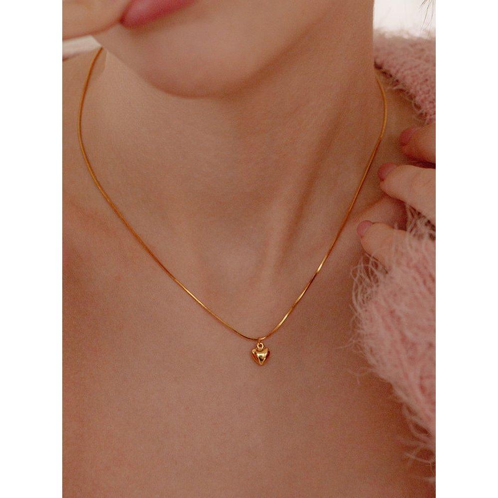 Mini Heart Pendant Snake Necklace