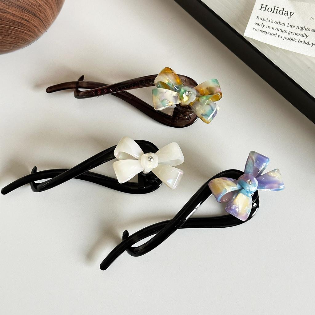 Elegant Bow Hair Clip For Women Premium Acetate Chic Fashionable Accessory