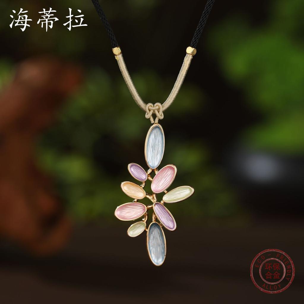 New Color Painting Oil Oval Petal Cord Long Necklace, Simple and High-end Women's Flower Long Pendant