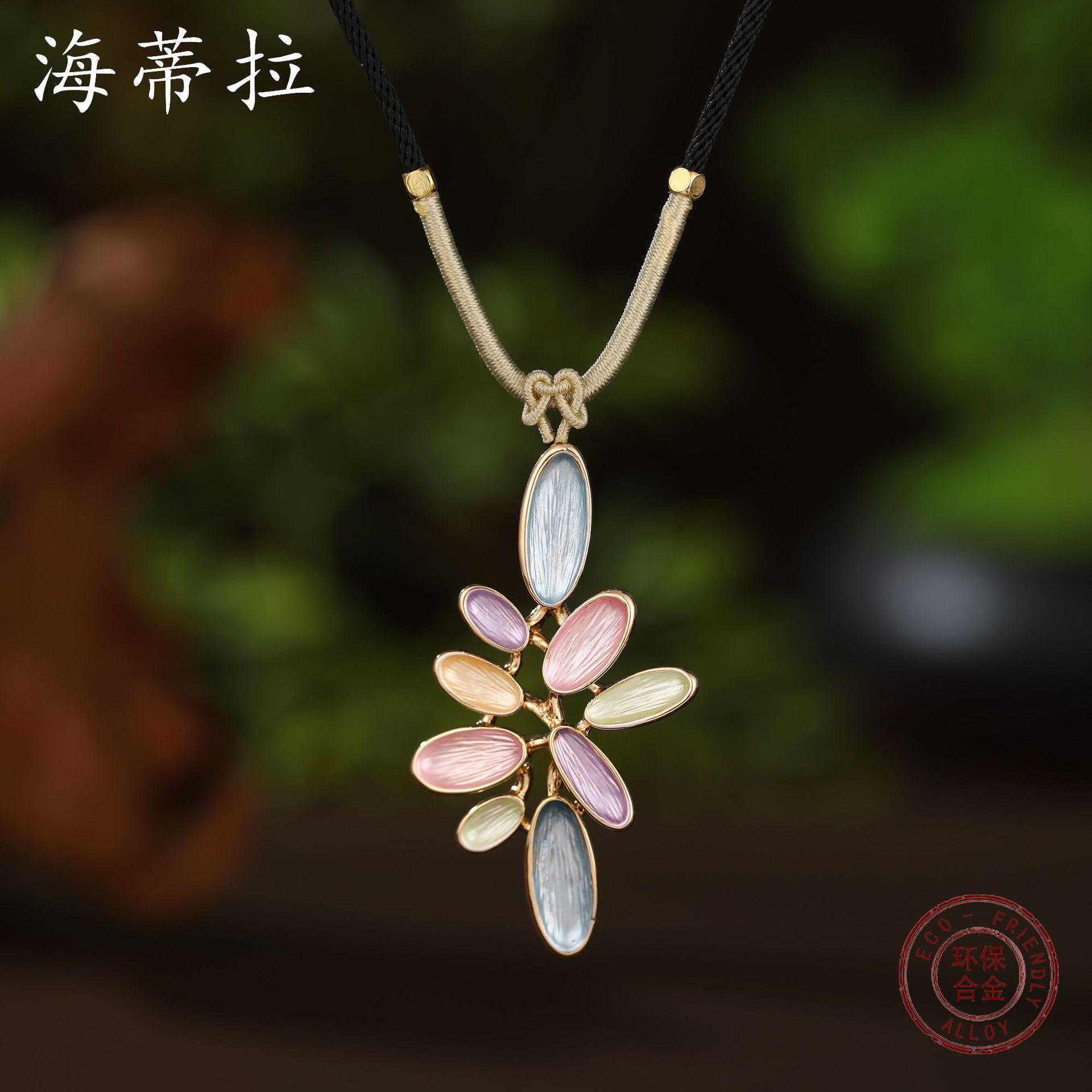 

New color painting oil oval petal cord long necklace, simple and high-end women s flower long pendant