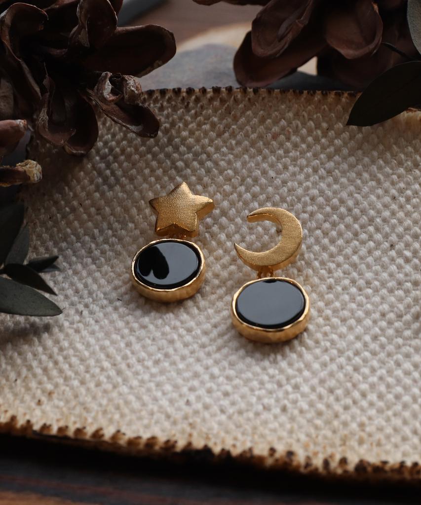Iris Memory-Hope Moon Star Onyx No. 1 Earrings-Gold
