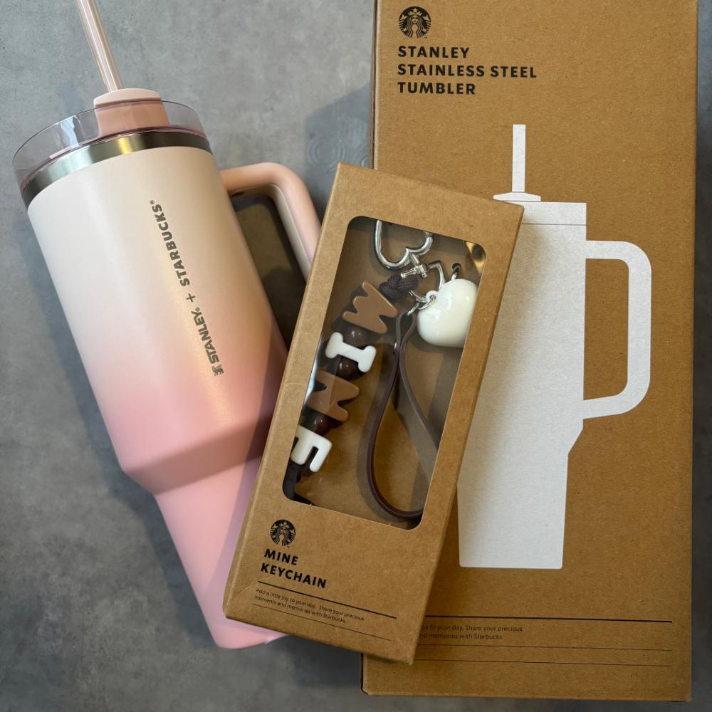 

[Б/У] Эксклюзивный для Кореи розовый градиентный тамблер Starbucks, 1183 мл, с чайным брелоком