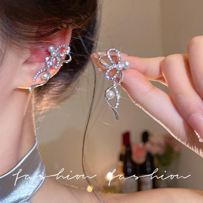 Light Luxury Versatile Wrapped Ribbon Bow Ear Clip