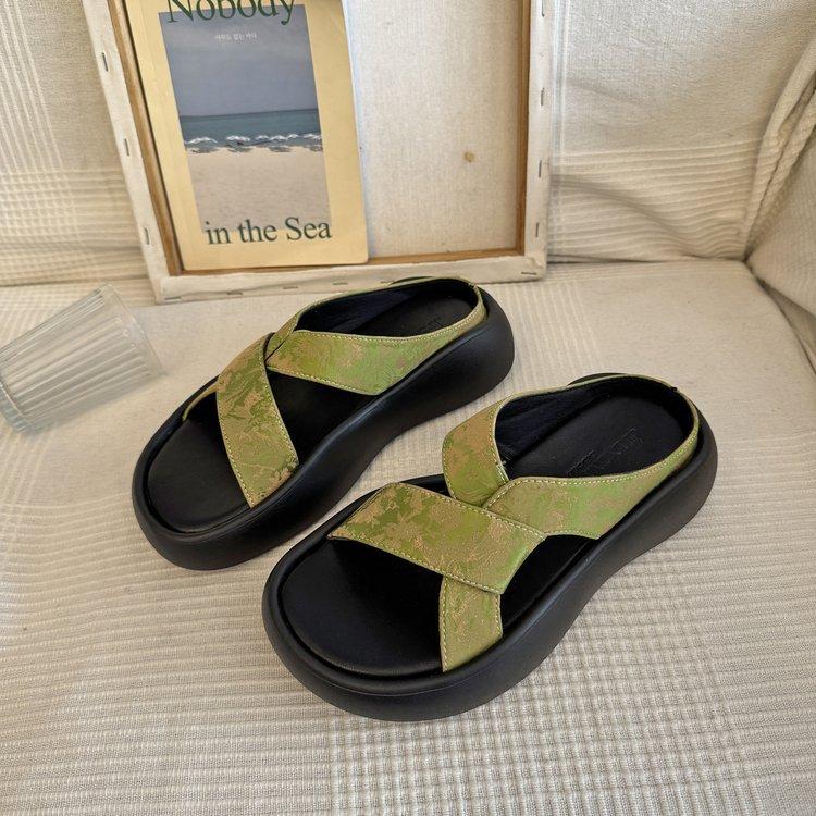 2025 spring and summer new slippers women's middle heel T-shaped muffin sole comfortable soft sole non-slip women's shoes one-word slippers