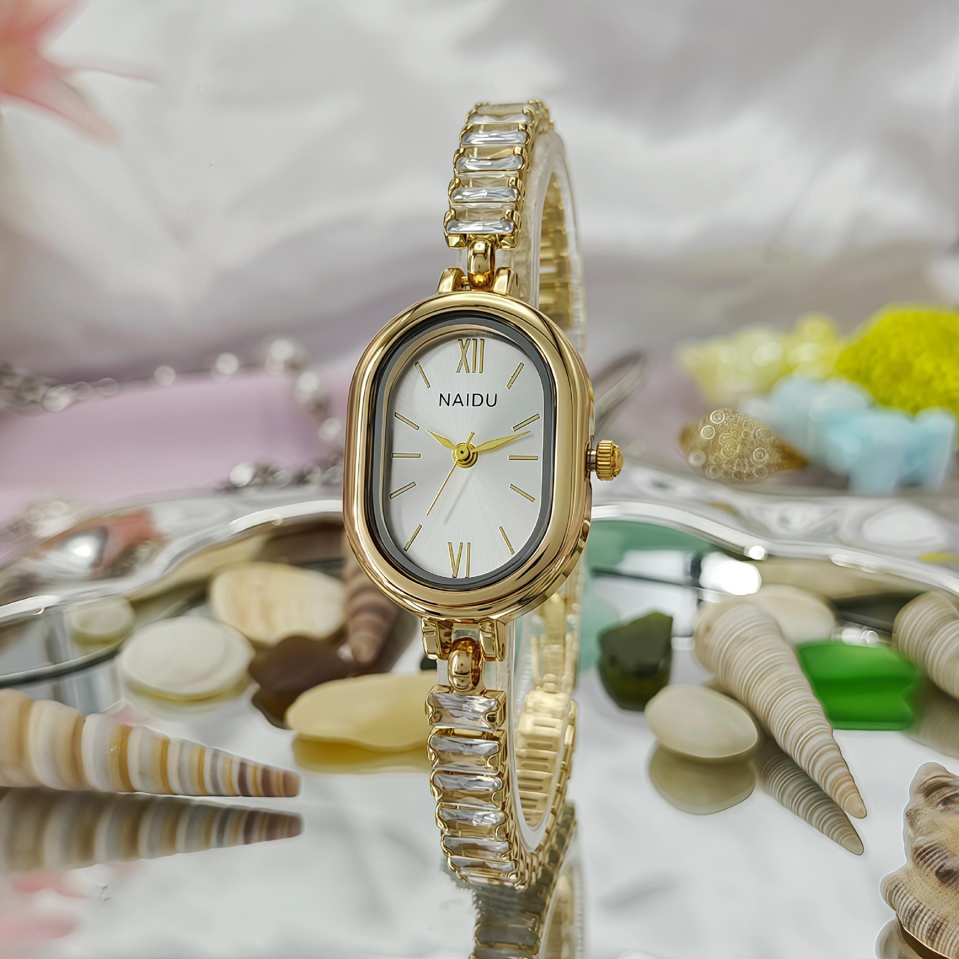 Женские овальные кварцевые часы с браслетом из страз