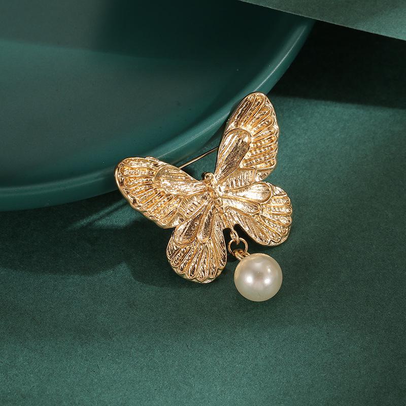 French butterfly brooch high-end sense light luxury personality niche high-end women's retro pin suit accessories