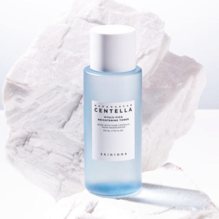 Skin1004 MADAGASCAR Centella Hyalu-cica Brightening Toner 210mL
