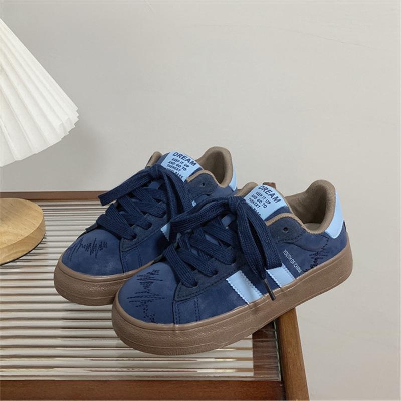 

2024 Autumn Retro Red Leather Women s Round Toe Sneakers - Casual & Versatile. 38