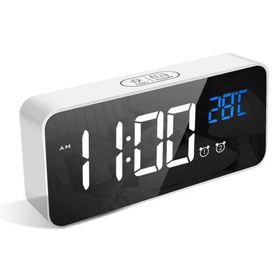 Mirror Digital Alarm Clock USB Charging Bedside Clock Snooze Dual Alarm Table Clock with Temperature Display