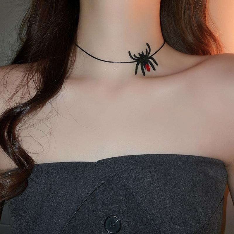 Halloween Bat Necklace Unique Braided Rope Necklace Eye catching Bat Hat Spiders Clavicle Chain for Halloween Jewelry