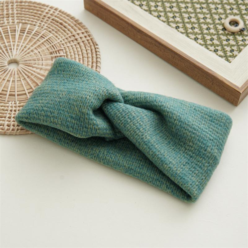 Korean-style hair accessory, vintage chic autumn and winter knitted cross headband, simple Mori girl versatile headband
