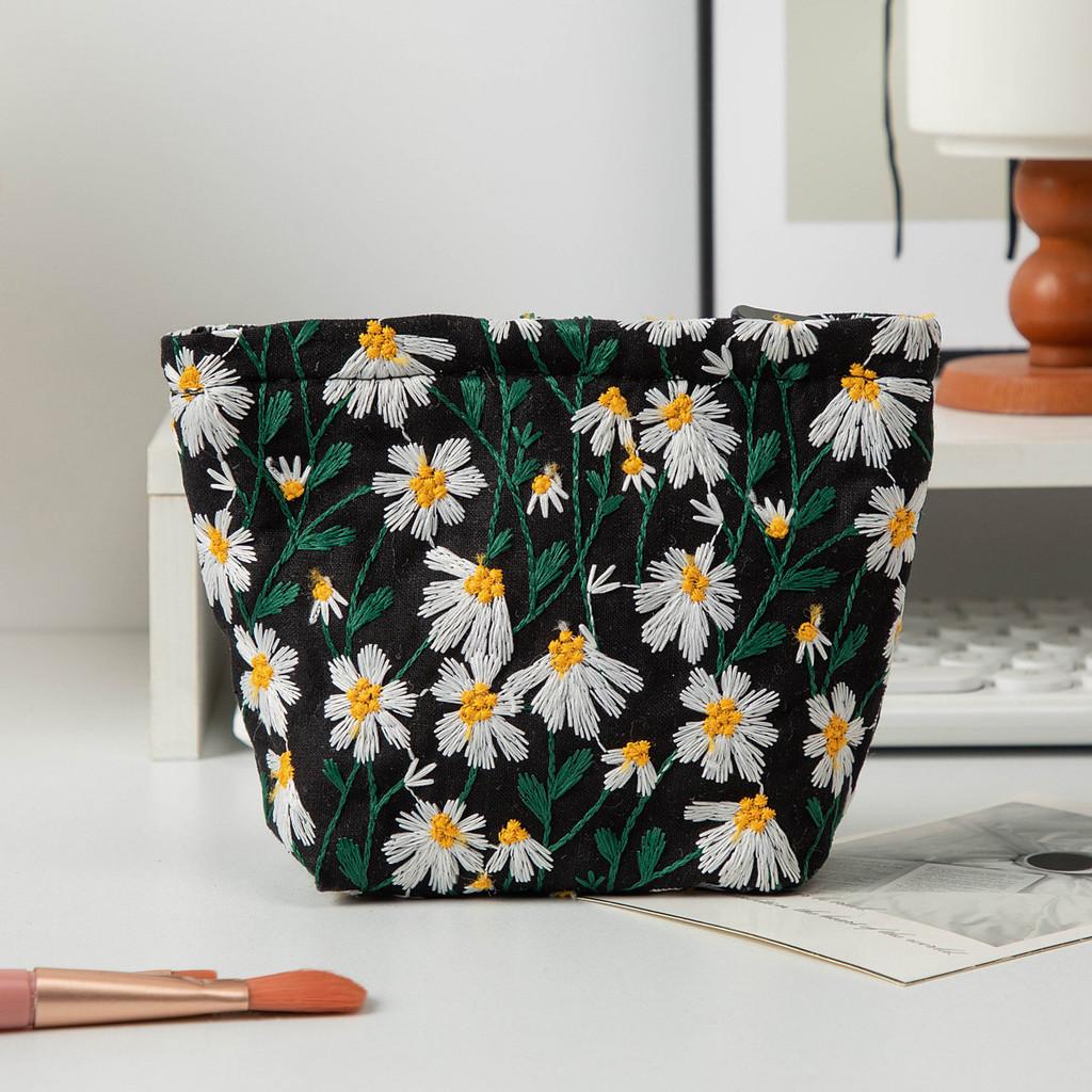 Breathable Canvas Toiletry Organizer With Flower Embroidery For Women And Men