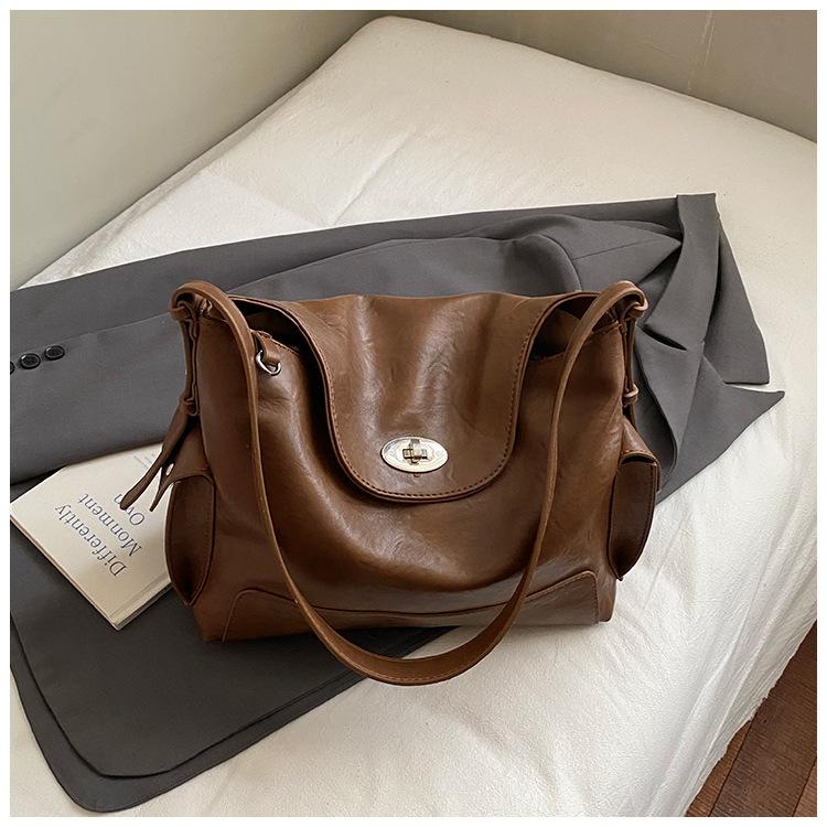 

Вместительная сумка-тоут для поездок на работу, женская, тренд осени 2025, сумка через плечо/подмышку, из кожи с масляной восковой пропиткой, повседневная коричневый