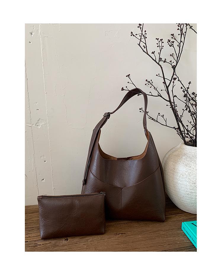 Retro Large-Capacity Textured Shoulder Bag - Women's Fashion Versatile Tote for Autumn/Winter