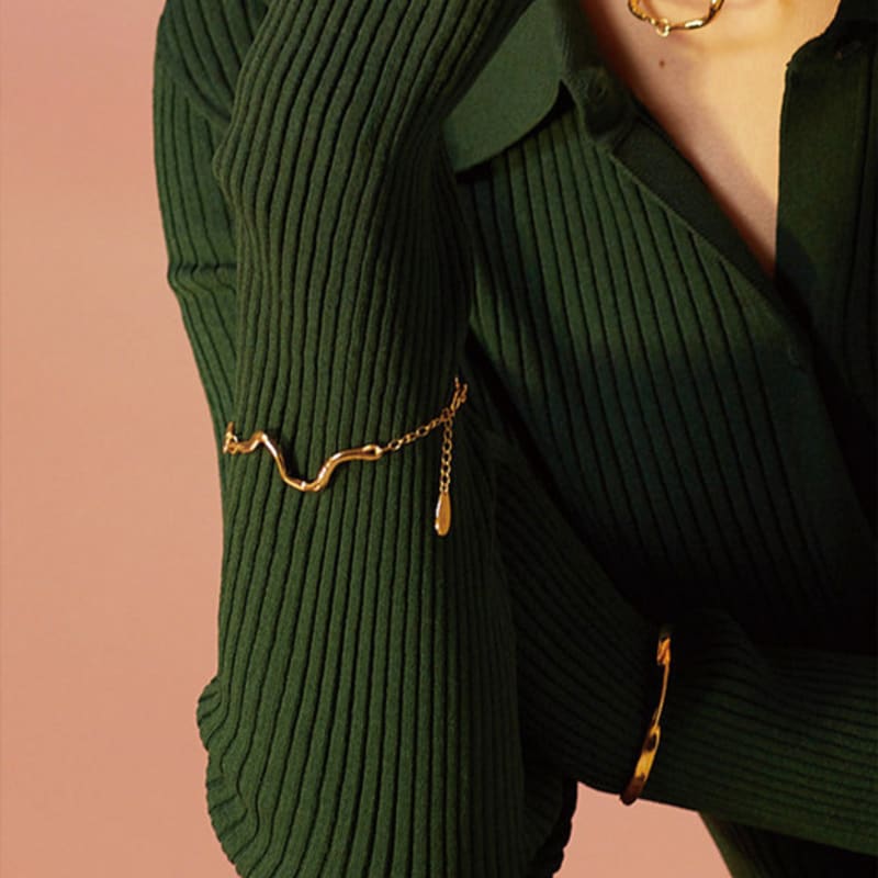 

BOLDIERE B3 [The Light of 6:17pm] gold