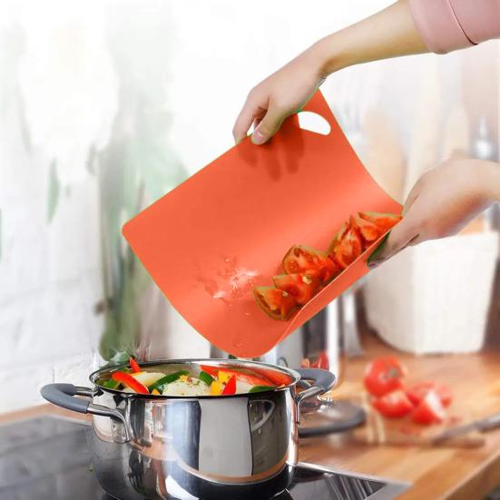 Non-Slip BPA-Free Cutting Board Flexible Foldable Cutting Mat Hanging Hole Design Meat Vegetable Thin Chopping Board