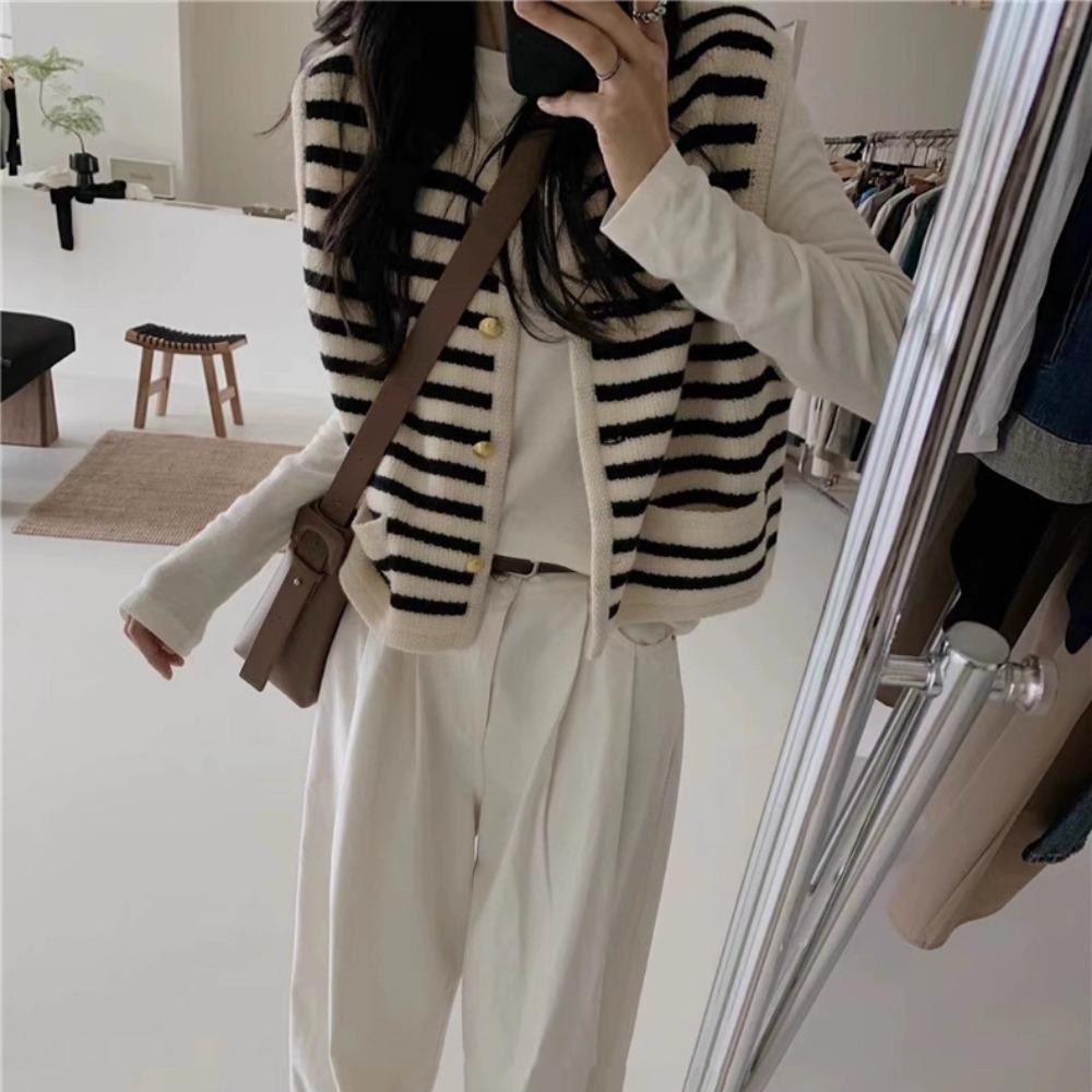 

Black and White Knitted Sweater Vest Single Breasted Striped Sleeveless Knitted Cardigan Female белый