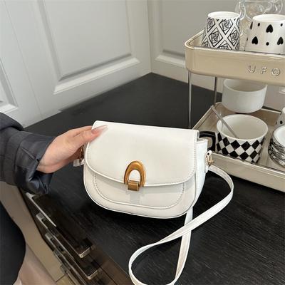 Korean Textured Messenger Bag Women's 2025 Early Spring New Casual Commuter Shoulder Bag Fashion Trend Commuter Saddle Bag